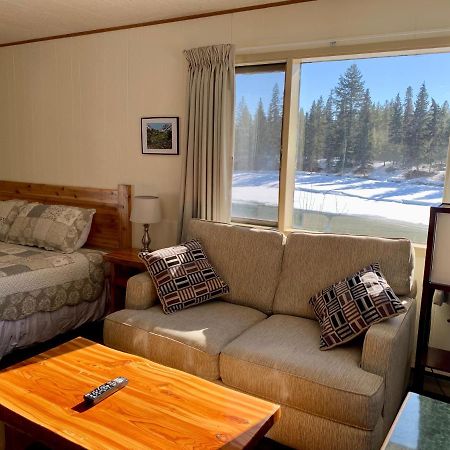 Tete Jaune Lodge エクステリア 写真