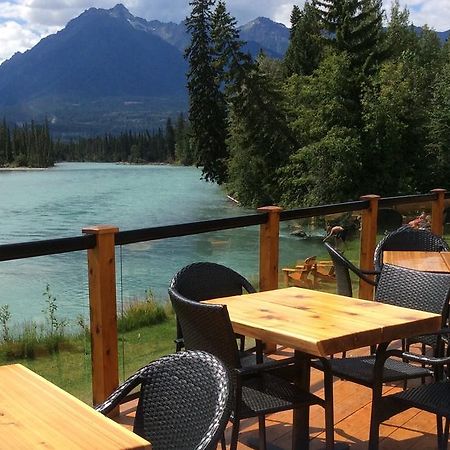 Tete Jaune Lodge エクステリア 写真