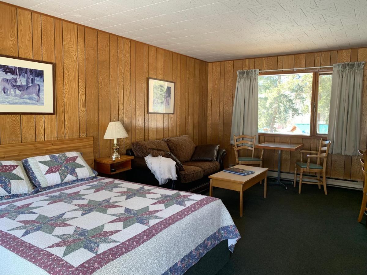 Tete Jaune Lodge エクステリア 写真
